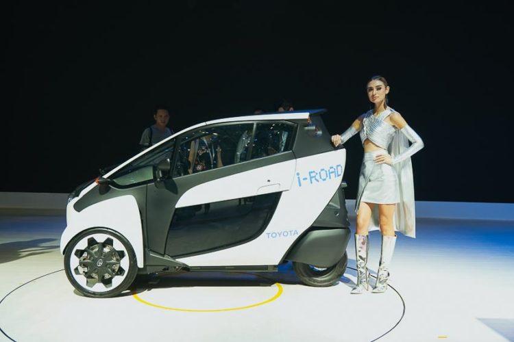 xe-dien-ba-banh-Toyota-i-ROAD