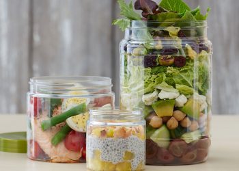 DNP776-startup-voi-thuc-an-lanh-manh-de-mua-nhu-rut-ATM-00