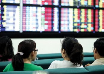 VN-Index tiếp tục lao dốc