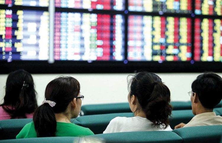 VN-Index tiếp tục lao dốc