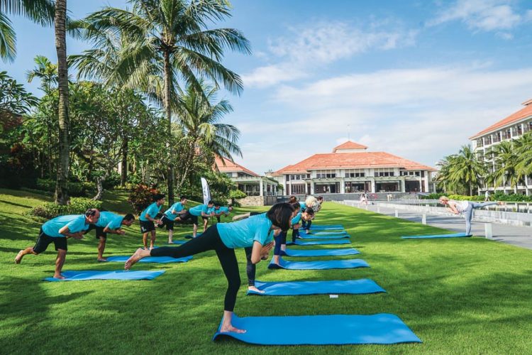 DNP779-song-khoe-trong-ky-nghi-ben-bo-bien-Da-Nang