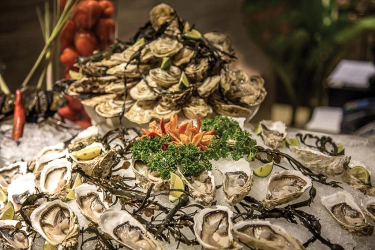 buffet hải sản cuối tuần tại Khách sạn Le Méridien Saigon