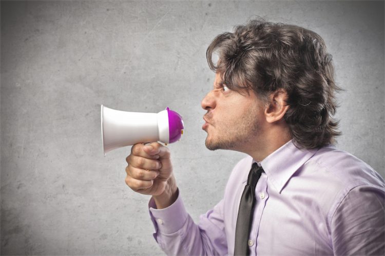 Ứng xử thế nào với lời chỉ trích khi bạn quá nhạy cảm?