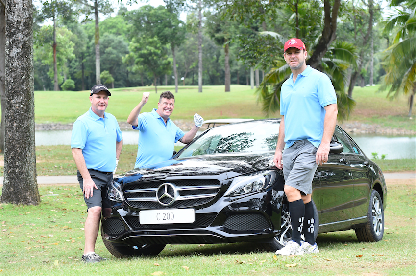 Nhà tài trợ Mercedes-Benz tài trợ 1 chiếc Mercedes C200 cho giải thưởng “Hole in One” của giải đấu.