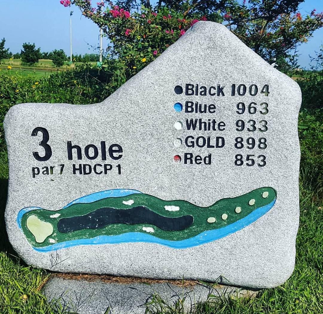 Hố golf PAR7 dài hơn 1km ở Gunsan Country Club.