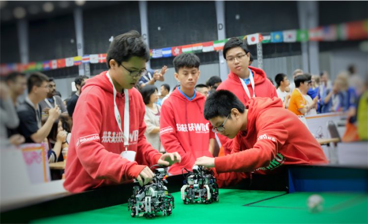 Thí sinh đội Bóng đá tập trung thi đấu