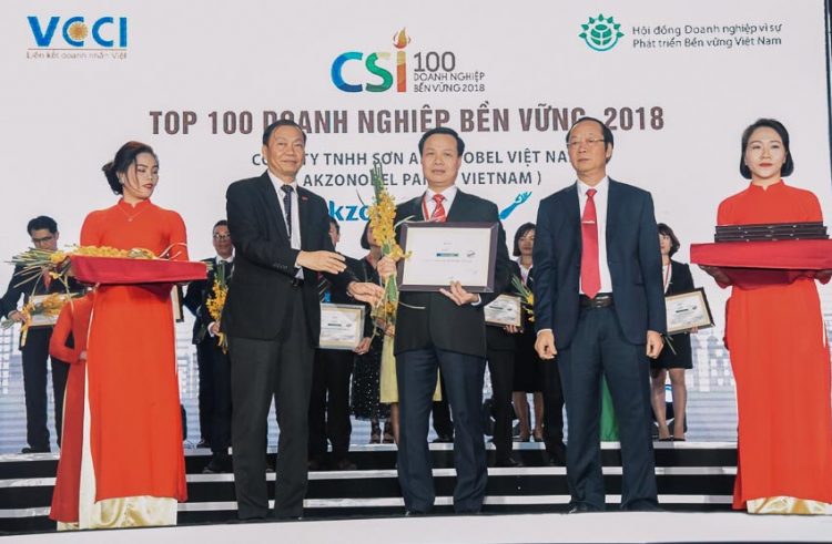 AkzoNobel VN tiếp tục vào Top 100 doanh nghiệp bền vững nhất VN 1