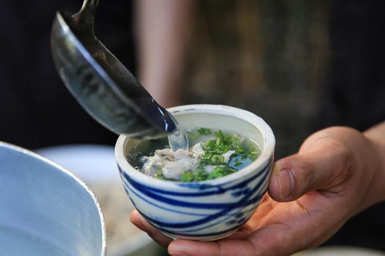 Du khách thích thú tìm về ẩm thực thất truyền của Phan Thiết