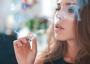 Mỹ sẽ cấm hoàn toàn thuốc lá vị bạc hà và xiết chặt hơn thuốc lá điện tử 2