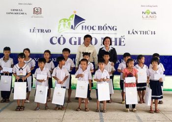 Tập đoàn Novaland trao tặng học bổng Cô Giáo Nhế 1