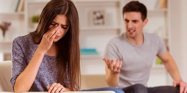 Vì sao ta dễ thỏa hiệp yêu đương dù không hạnh phúc? 1