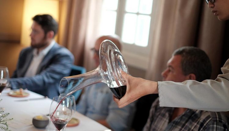 Thưởng thức vị vang tinh tế với loại vang đỏ Cheval des Andes 2015 2