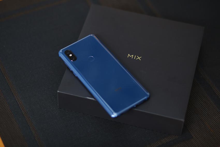 Xiaomi giới thiệu điện thoại Mi MIX 3 Việt Nam 1
