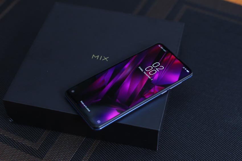 Xiaomi giới thiệu điện thoại Mi MIX 3 Việt Nam 2