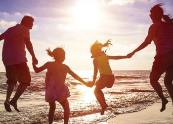 Gia đình làm du lịch