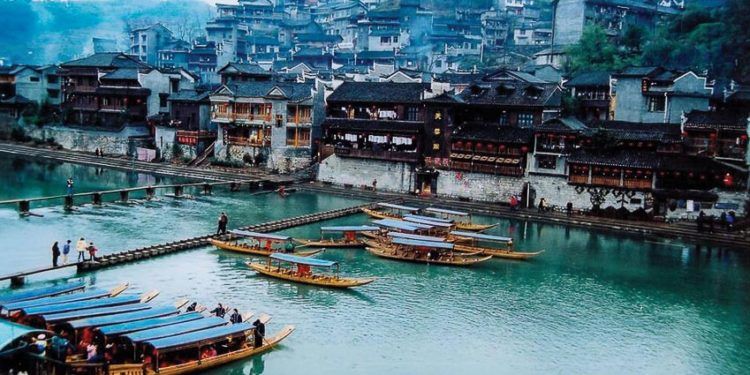 Sông Đà Giang, linh hồn rêu phong của Phượng Hoàng cổ trấn