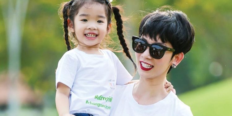 Xuân Lan: “Tôi ghiền con và mê làm tuần lễ thời trang trẻ em”