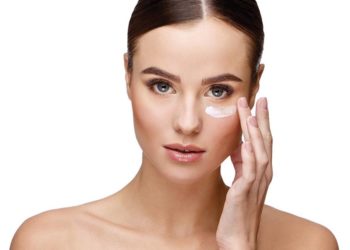 Chăm sóc cho vùng da quanh mắt