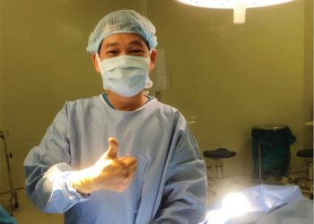 bé bị dính ngón bẩm sinh được phẫu thuật thành công