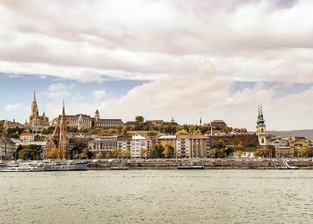 Khai xuân phát lộc - mua tour tết nhận vàng