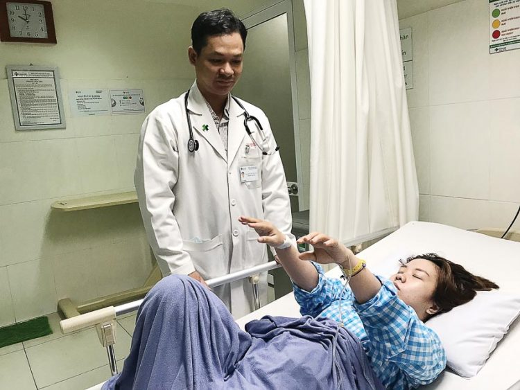 Cứu sống cô gái 22 tuổi đột quỵ do nhồi máu não
