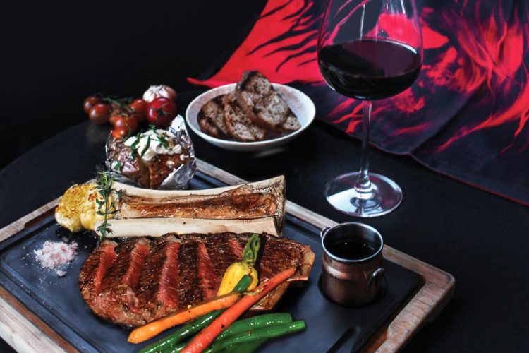 Món thăn bò wagyu tại Mad Cow Wine & Grill