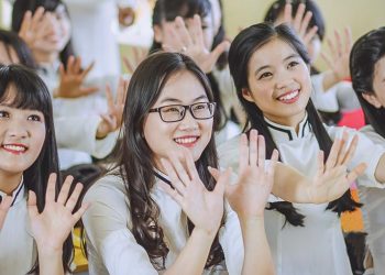 Chuyện nhà tôi: Những người đi học