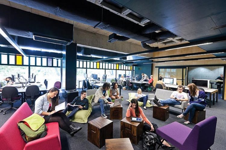 Nhiều suất học bổng cho sinh viên quốc tế tại ĐH Deakin