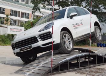 Trải nghiệm lái địa hình với Porsche Cayenne thế hệ mới tại Việt Nam