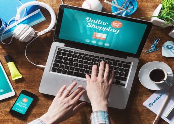 Việt Nam có thêm 3,2 triệu người tham gia mua sắm trực tuyến mỗi năm 2