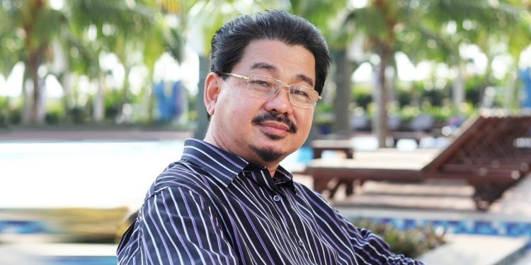 Người say mê làm đẹp cho người và cho đời