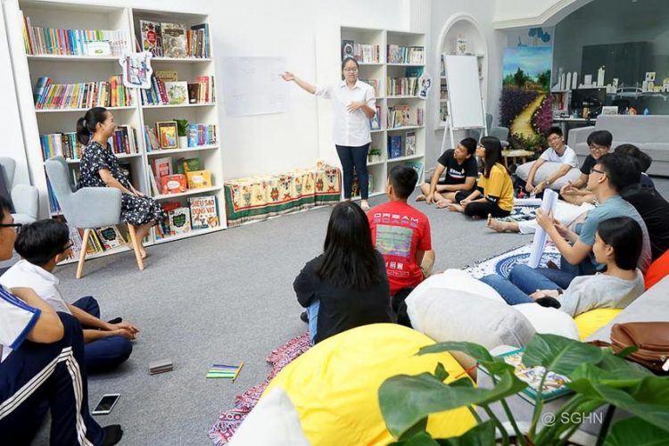 CHỌN SÁCH THEO ĐỘ TUỔI CỦA CON