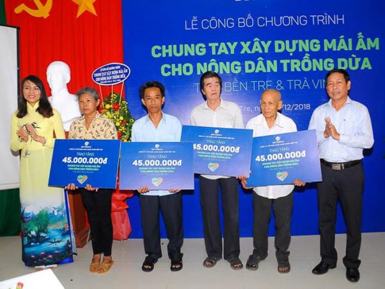Chung tay xây dựng mái ấm cho nông dân trồng dừa 1