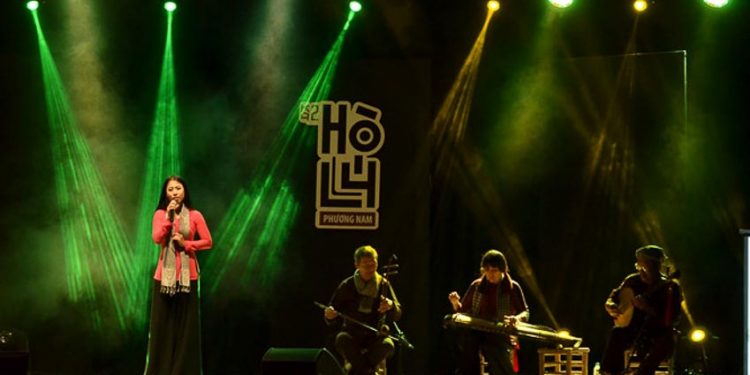 Diễn xướng đặc biệt về Lục tỉnh cầm ca 1