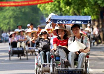 Du khách đến TP. Hồ Chí Minh mua sắm gấp 3 lần Hà Nội