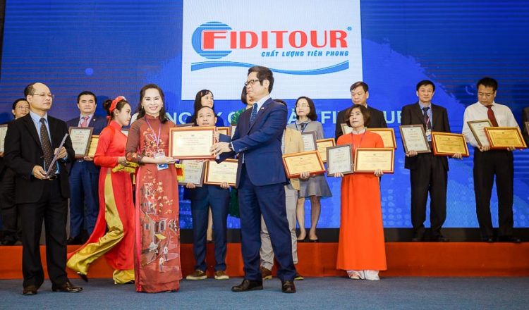 Fiditour lọt top 32 doanh nghiệp quản trị tài chính tốt nhất
