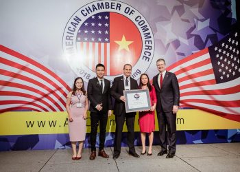 Herbalife VN nhận giải thưởng Amcham CSR 2018