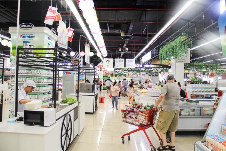 Lotte Mart Tân Bình tái khai trương không gian mua sắm tiện lợi
