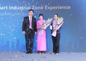 Đại diện Microsoft, SaigonTel và TechData