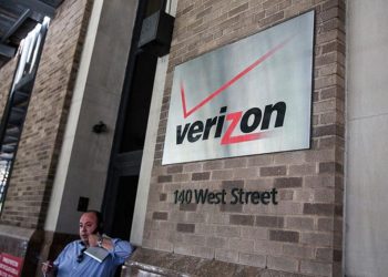 Verizon cắt giảm 10.400 nhân sự để tiết kiệm chi phí nhằm đầu tư cho mạng 5G.