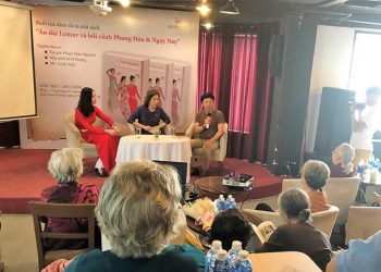 Buổi giới thiệu sách về áo dài xưa rất được độc giả quan tâm