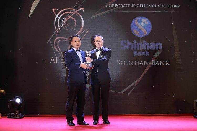 Ngân hàng Shinhan nhận giải thưởng Kinh doanh xuất sắc Châu Á 2018 1