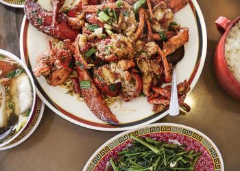 Món tôm hùm nổi tiếng ở Nhà hàng Tân Cảng