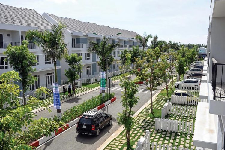 Bị siết tín dụng, thị trường bất động sản vẫn có hy vọng