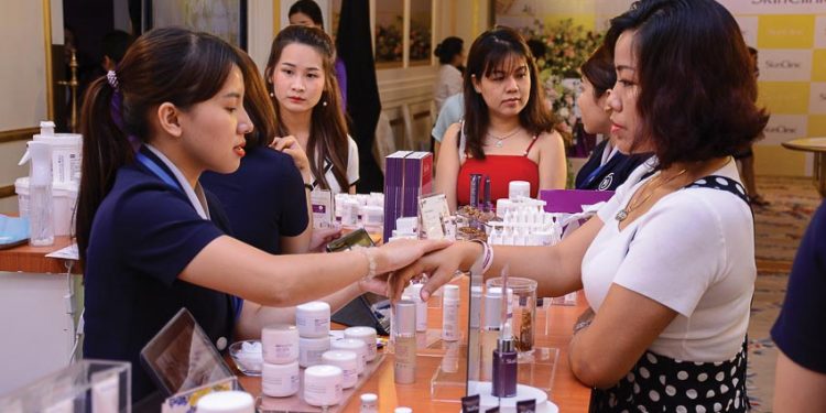 SkinClinic ra mắt sản phẩm Serum PRP cùng người sáng lập thương hiệu 5