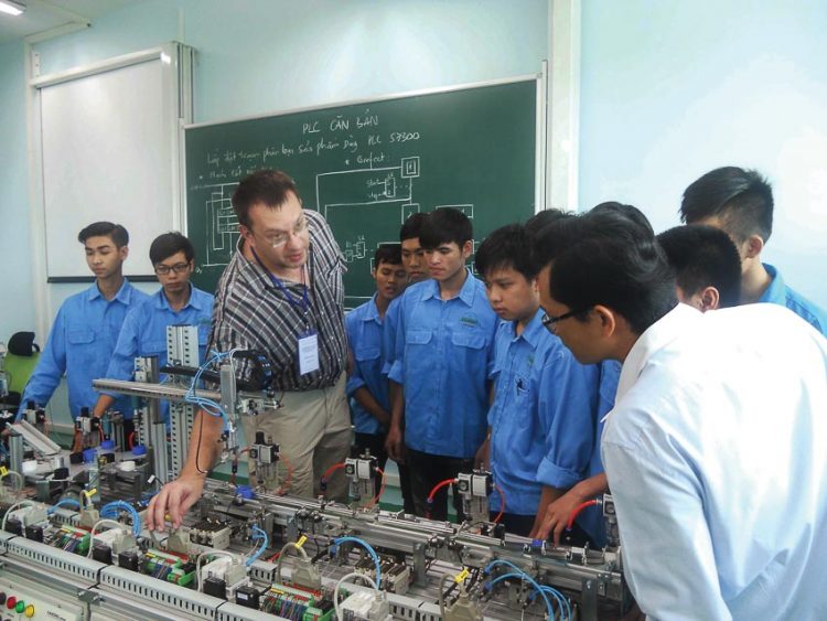 Đào tạo nhân lực đáp ứng những thay đổi trong kỷ nguyên số cần đặc biệt quan tâm