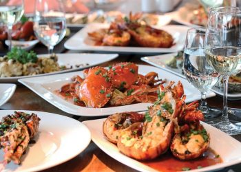 Tiệc tối tự chọn Giáng sinh