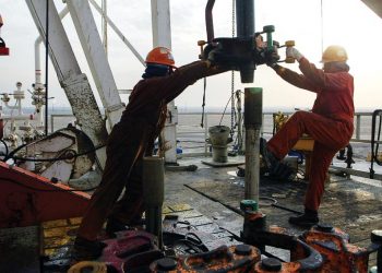 Mỹ đang là nước sản xuất dầu mỏ lớn nhất thế giới