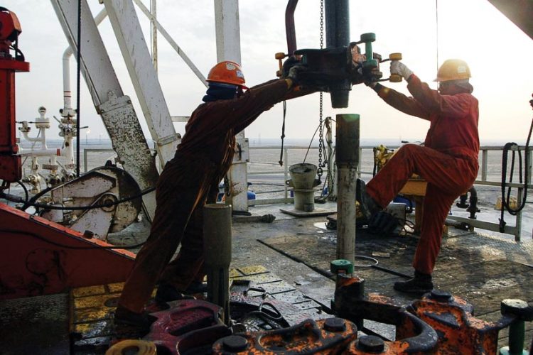 Mỹ đang là nước sản xuất dầu mỏ lớn nhất thế giới