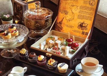 Tiệc trà chiều Giáng sinh ở Cafe des Beaux-Arts